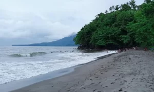 Pantai Idamdehe